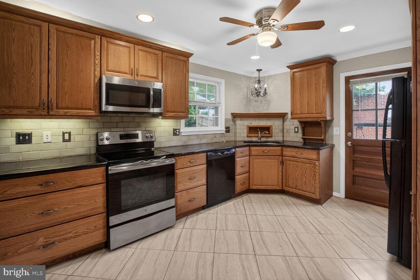 13008 Bellevue Street photo 9