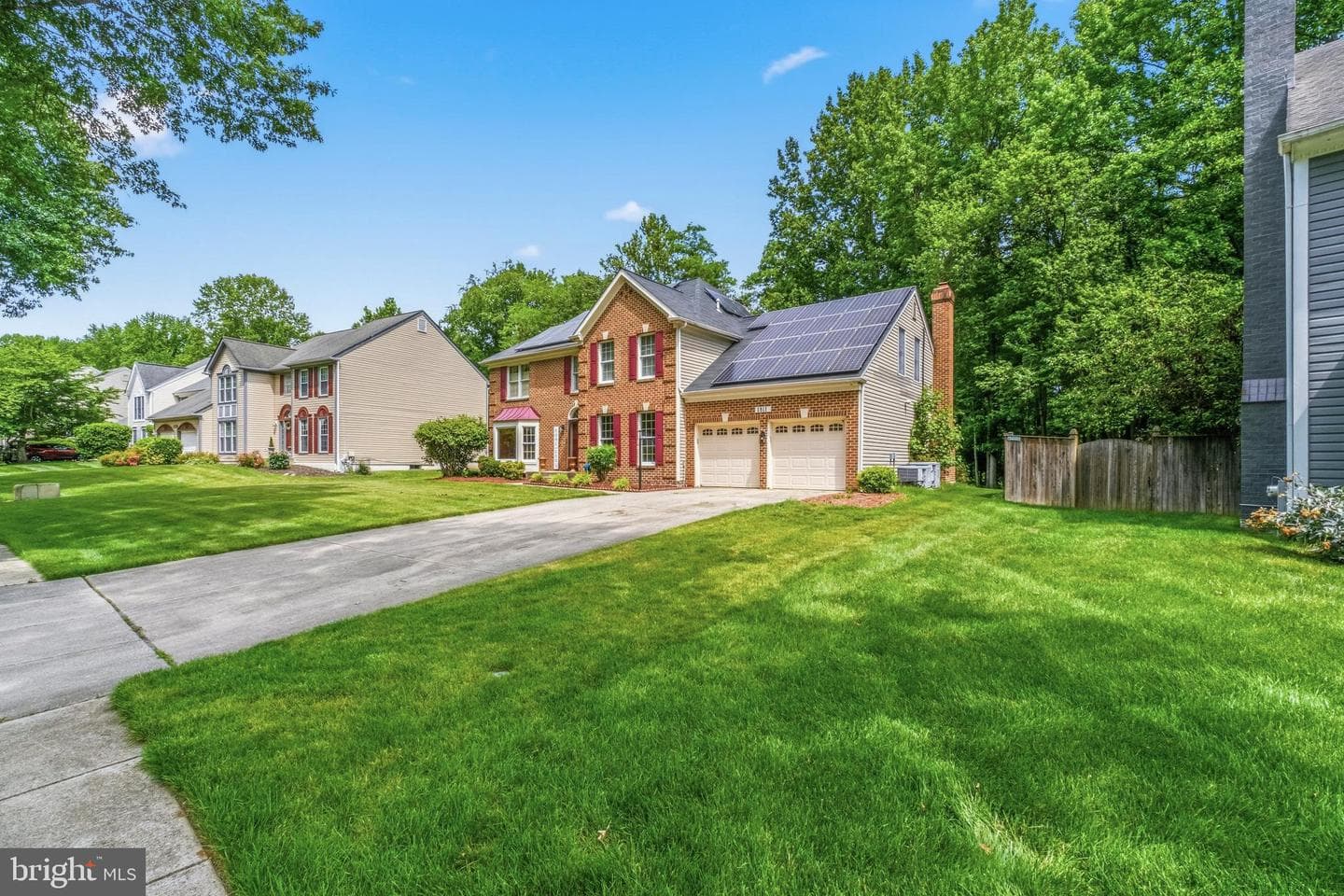 1811 Peachtree Lane photo 2