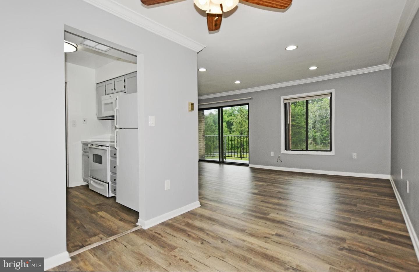 6928 Hanover Parkway #303 photo 12