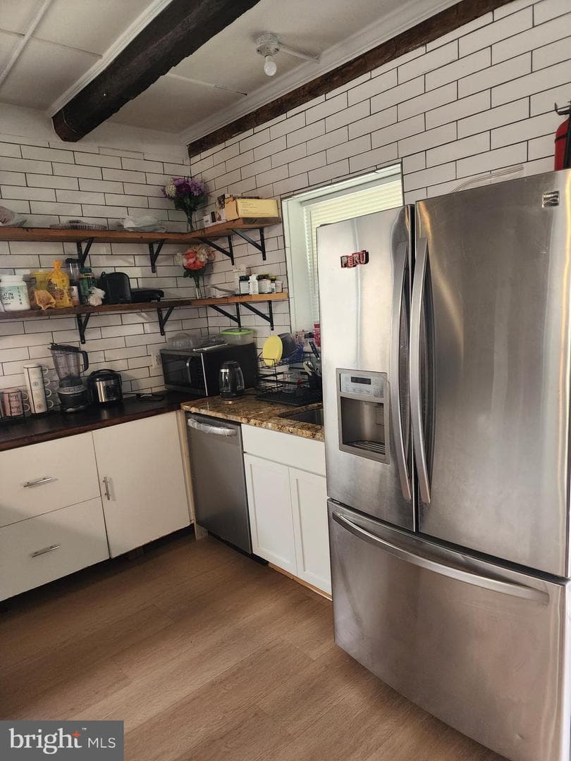 6208 Walton Avenue photo 4