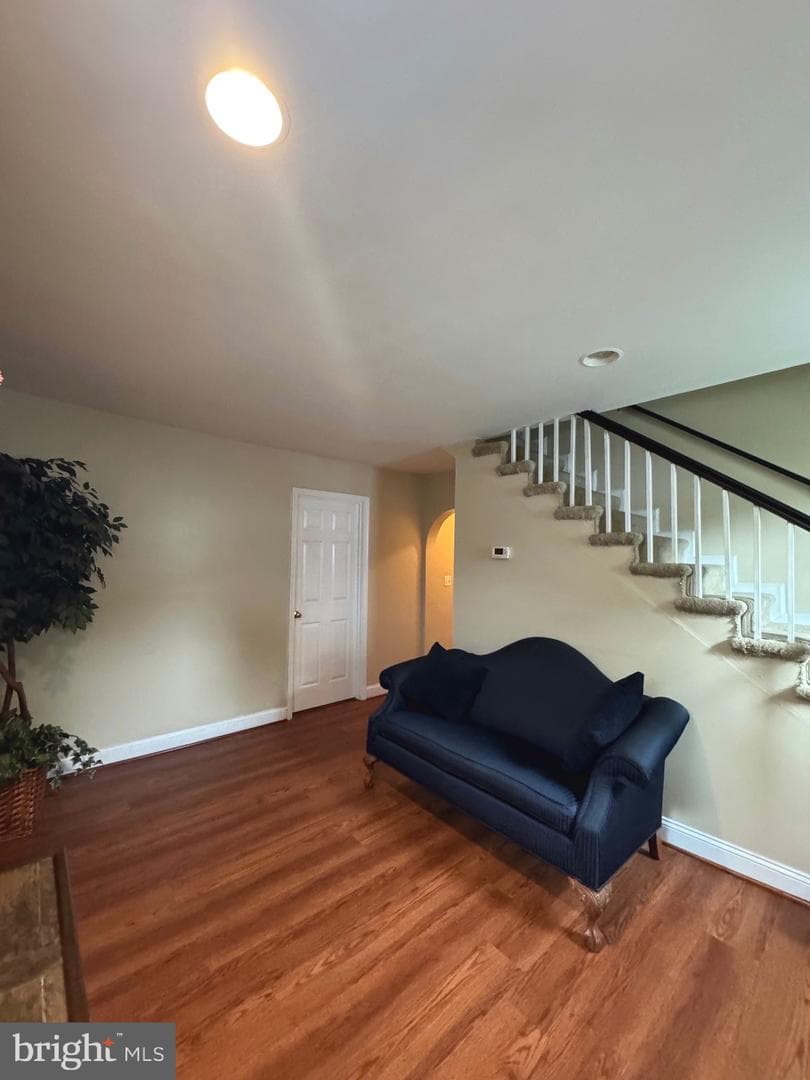 707 Mentor Avenue photo 4