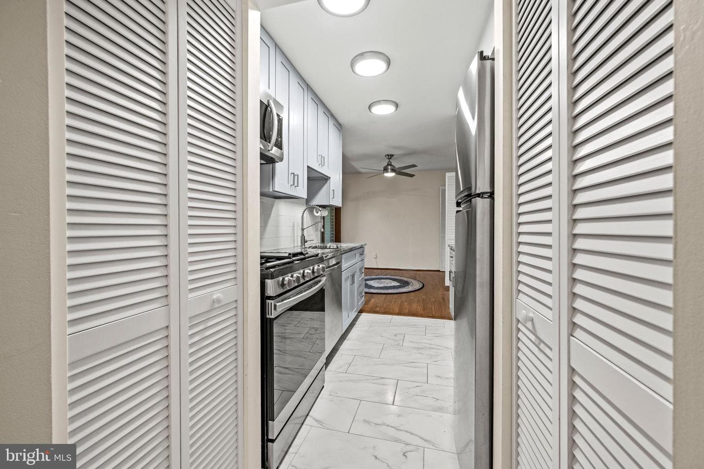 11220 Cherry Hill Rd # 304 photo 14