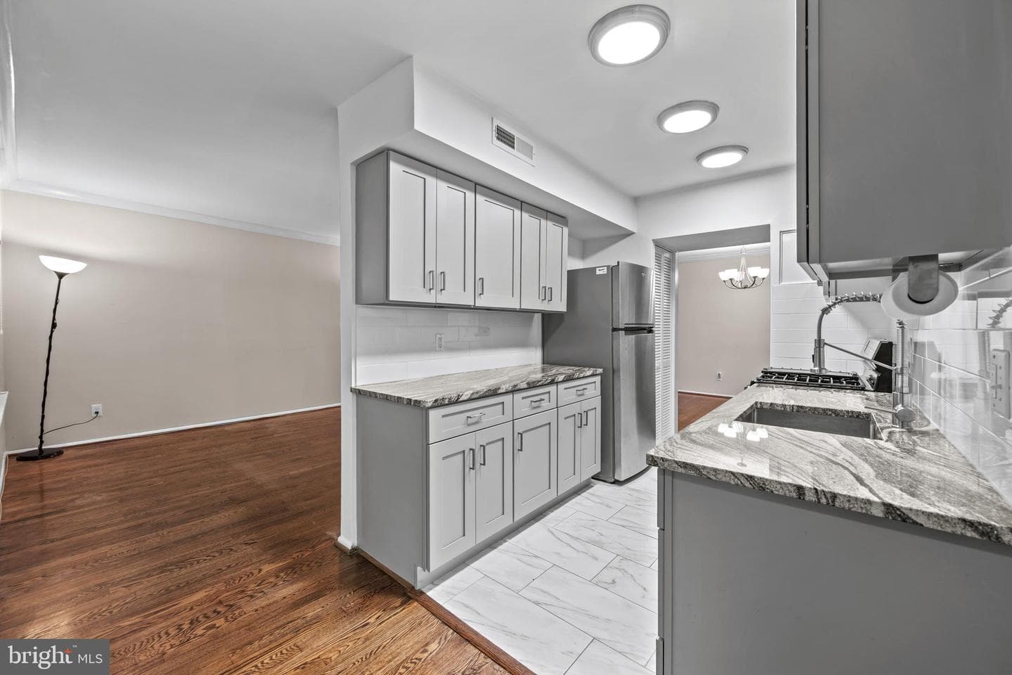 11220 Cherry Hill Rd # 304 photo 16