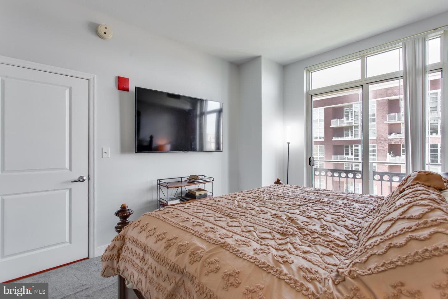 155 Potomac Passage #910 photo 21