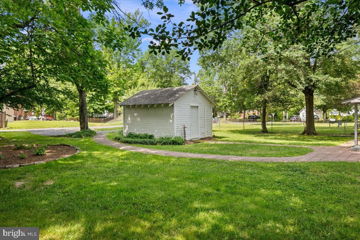 4805 Calvert Road photo 28