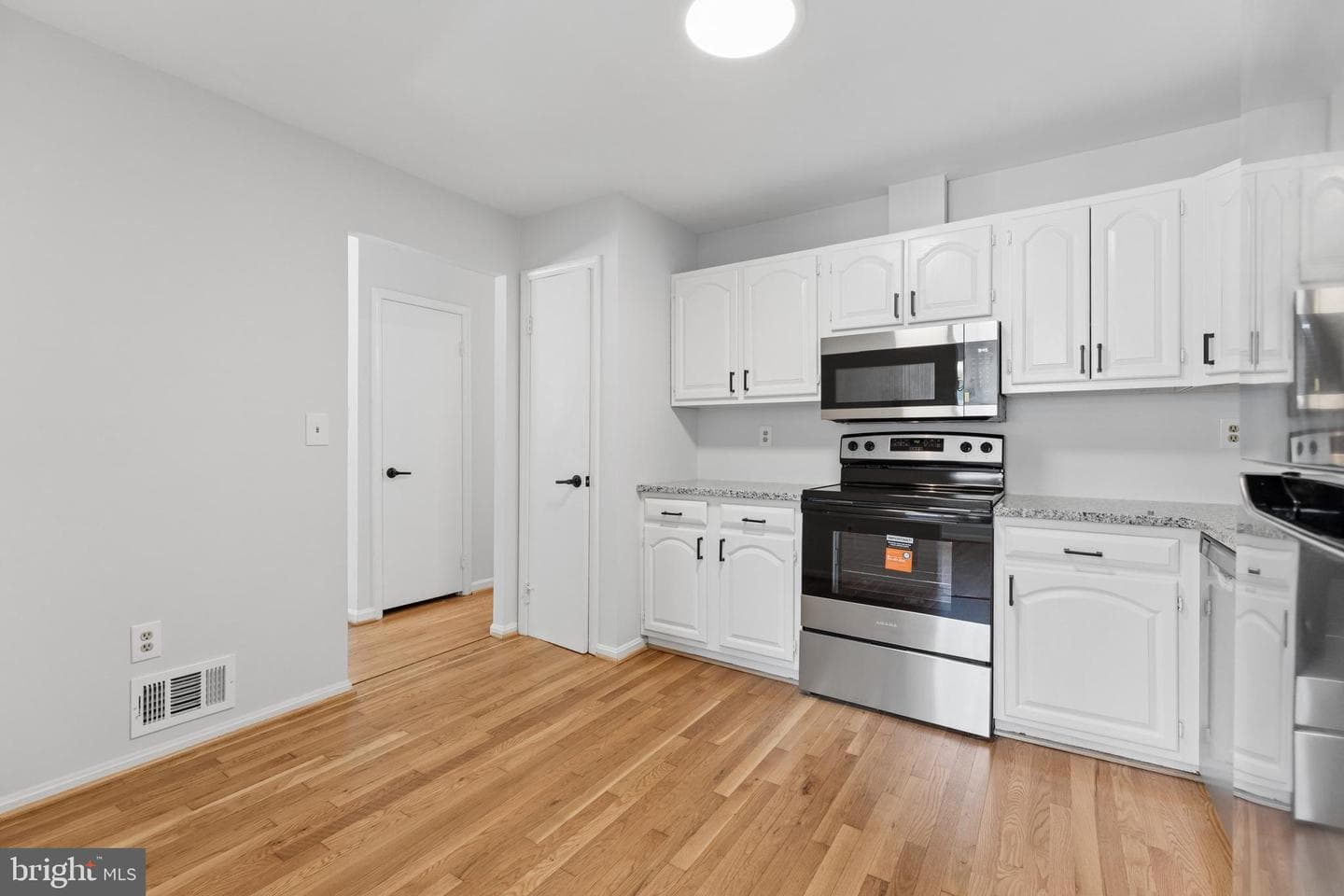 4801 Woodford Lane photo 8