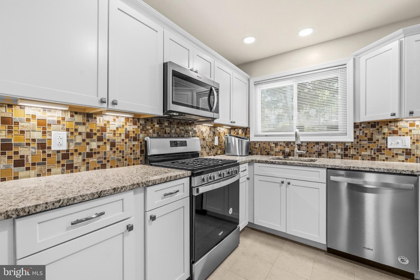 1504 Birchwood Drive photo 3