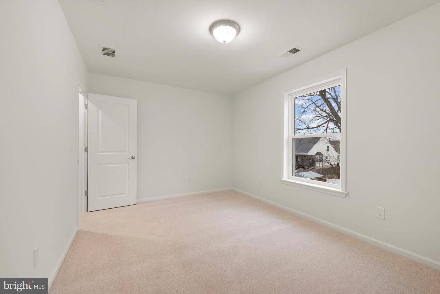 Elm Avenue photo 27