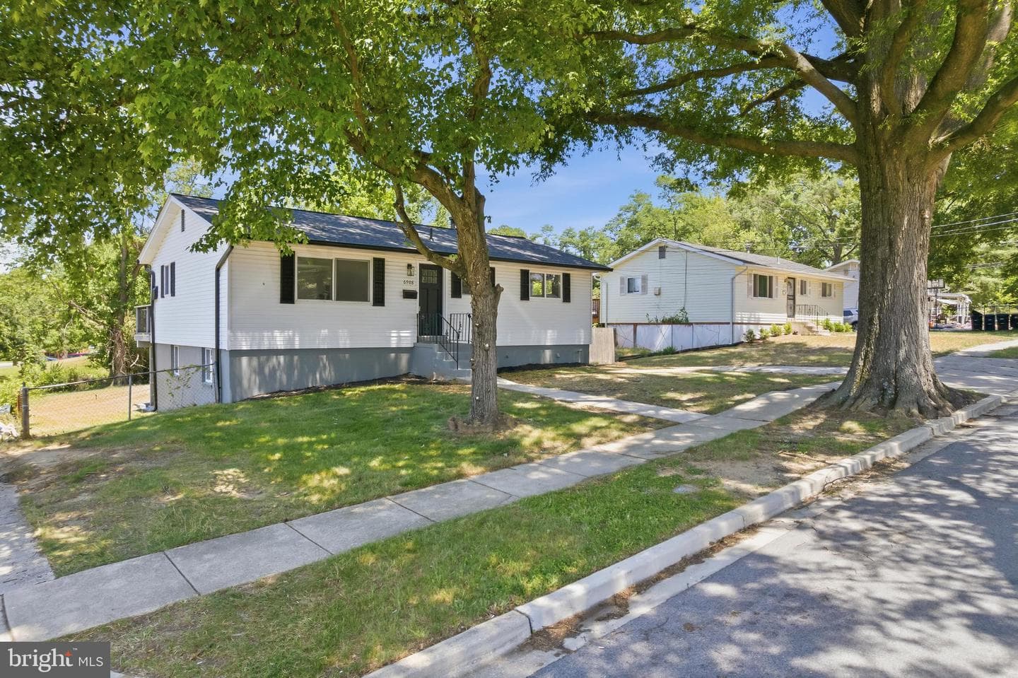 6908 Drylog Street photo 4