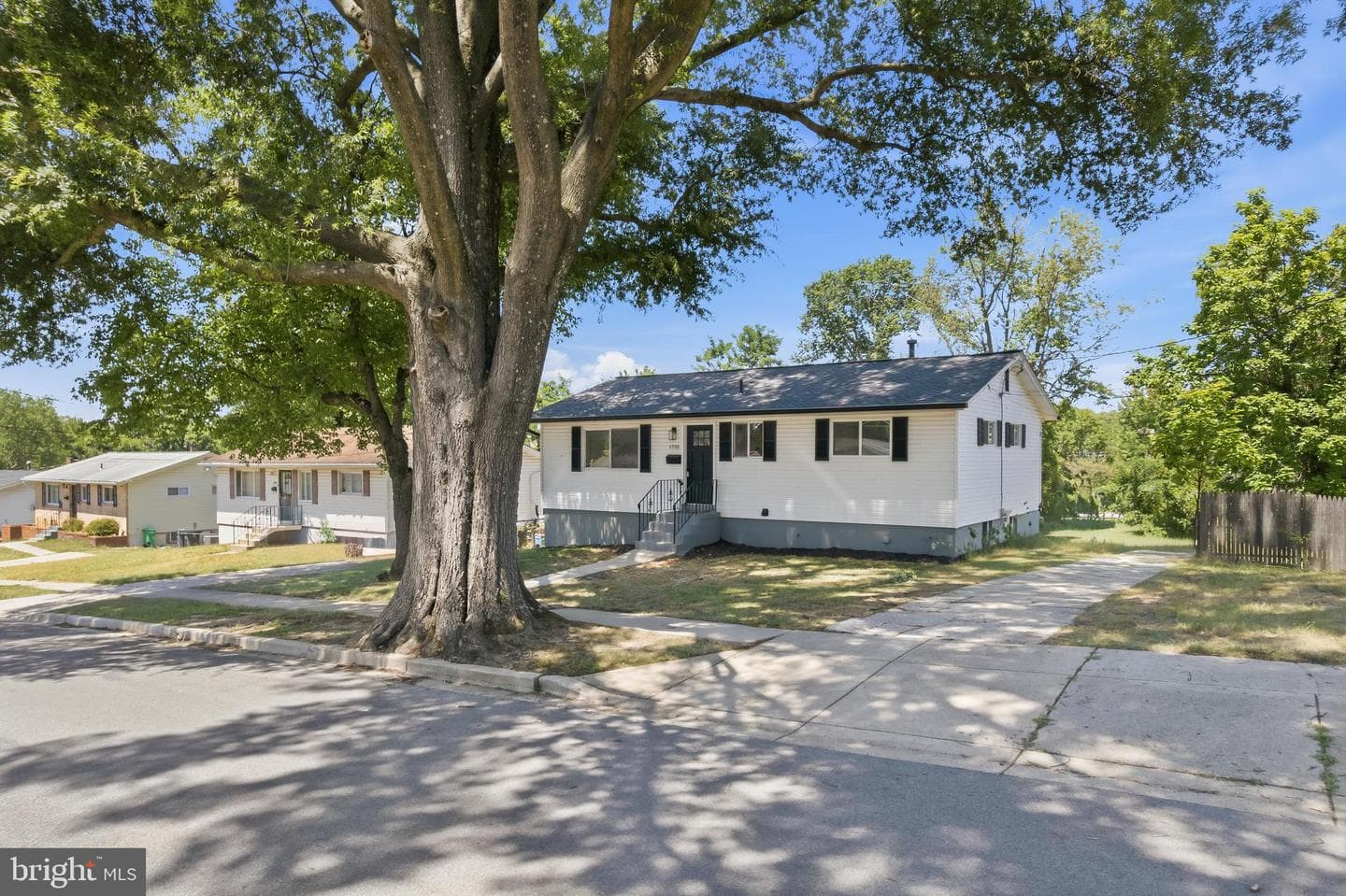 6908 Drylog Street photo 6