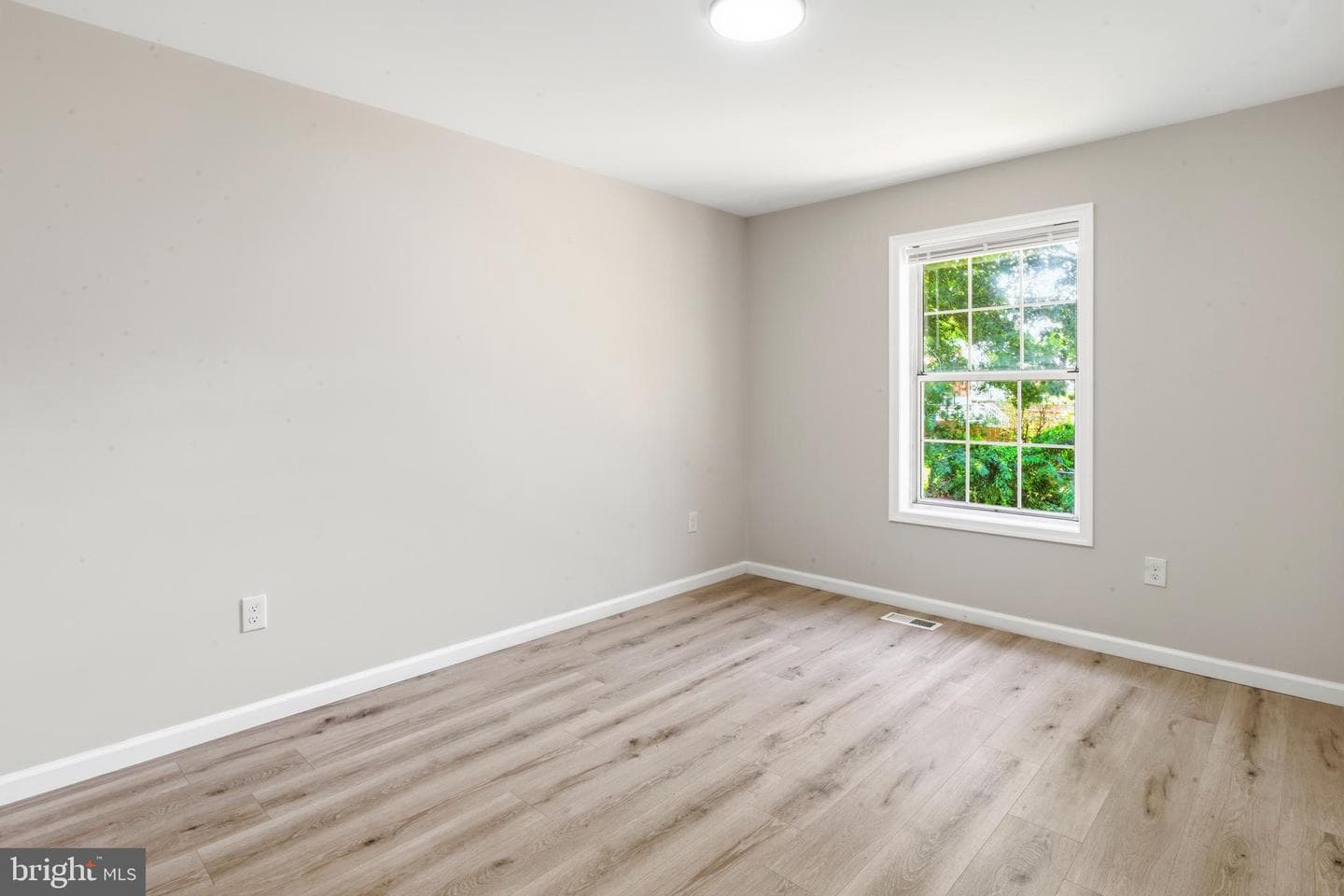 5303 Cumberland Street photo 30