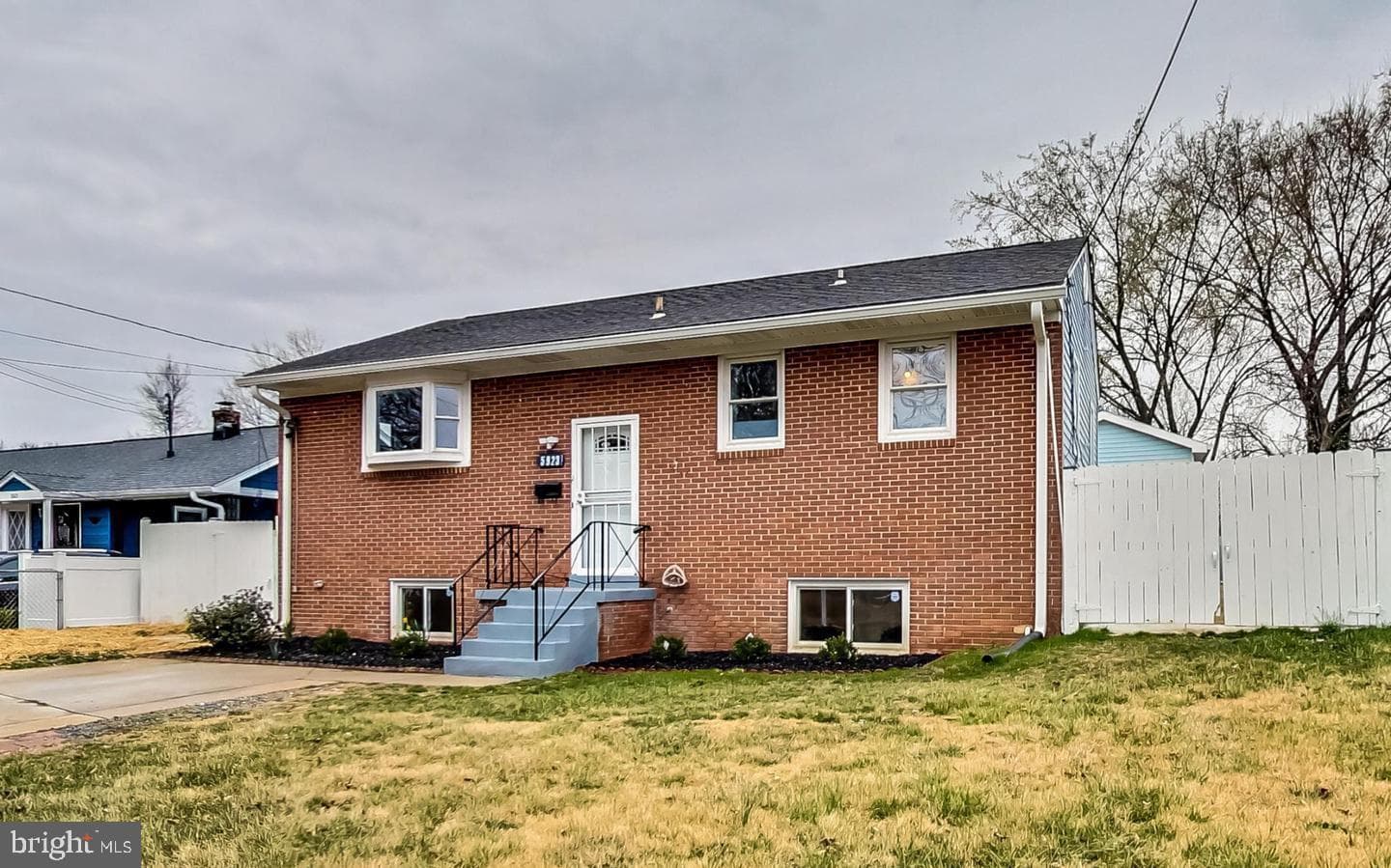 5923 Berwyn Road photo 3