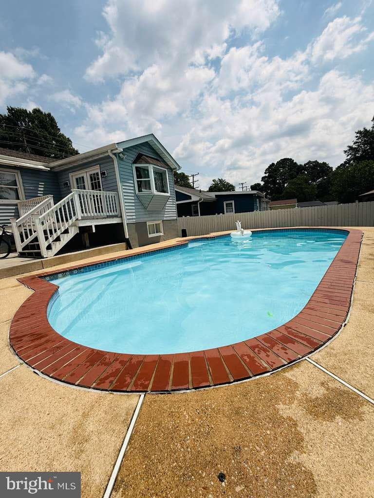 5923 Berwyn Road photo 40