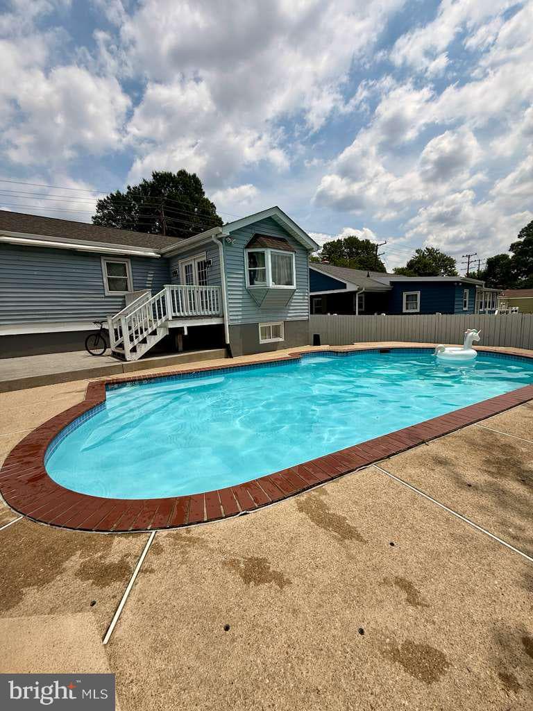 5923 Berwyn Road photo 45