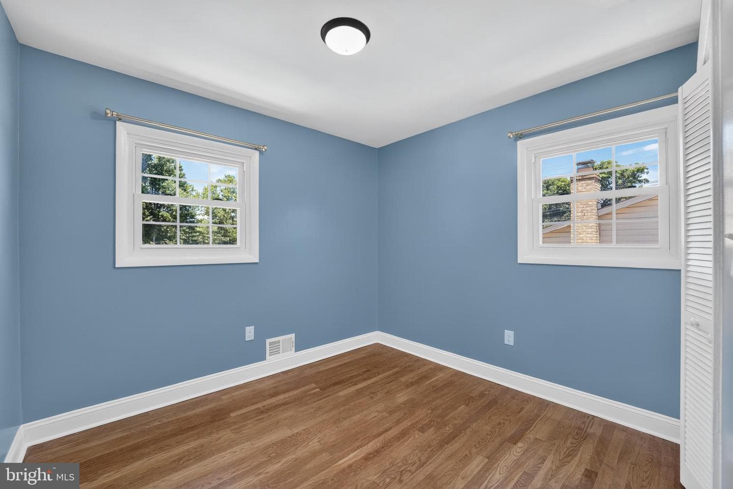 4203 John Street photo 10