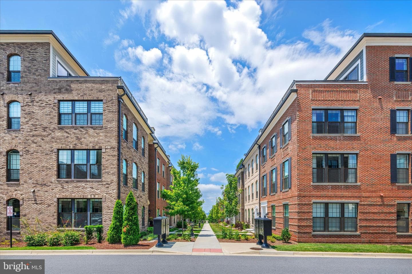 610 Leigh Way photo 3