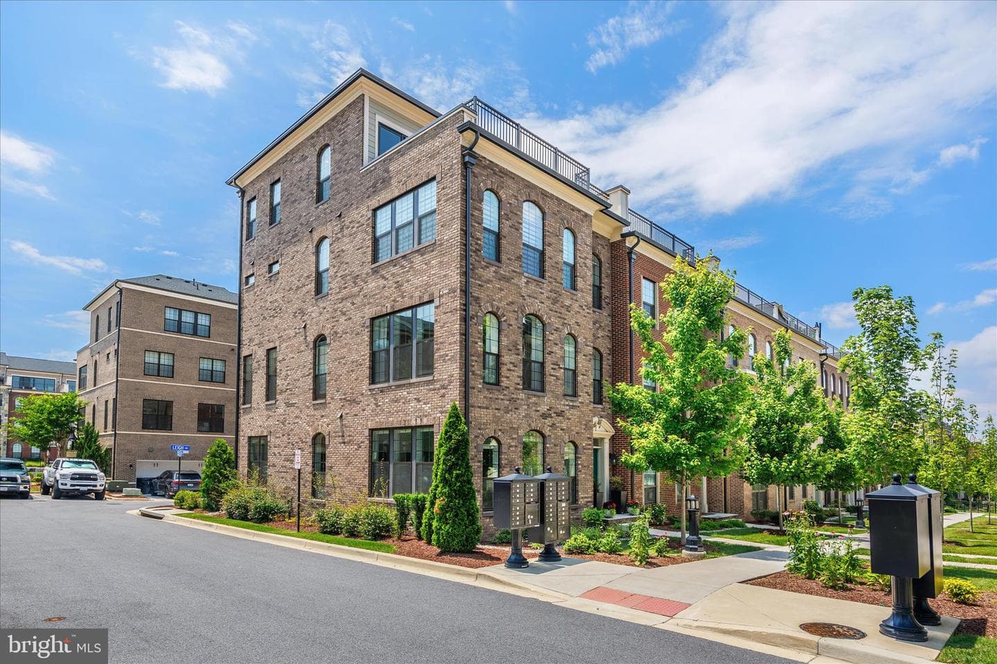 610 Leigh Way photo 4