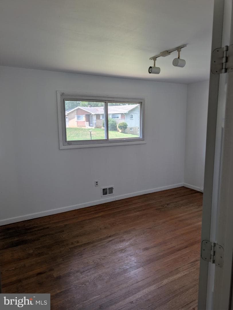 5106 Tall Oak Court photo 7