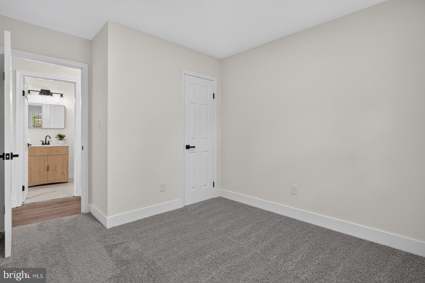 10914 Layton Street photo 26