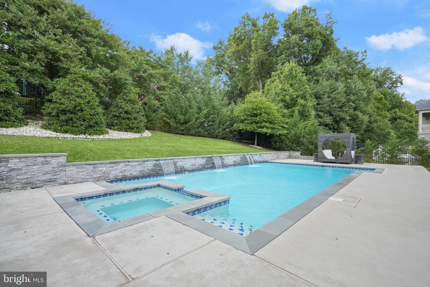 207 Bottsford Avenue photo 4