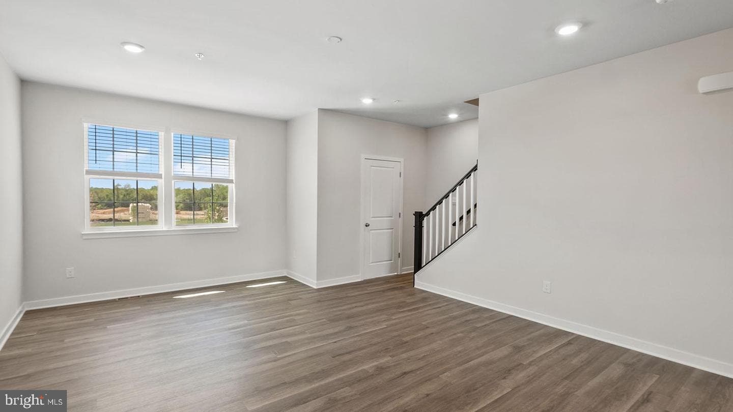 7531 Silver Thread Way photo 25