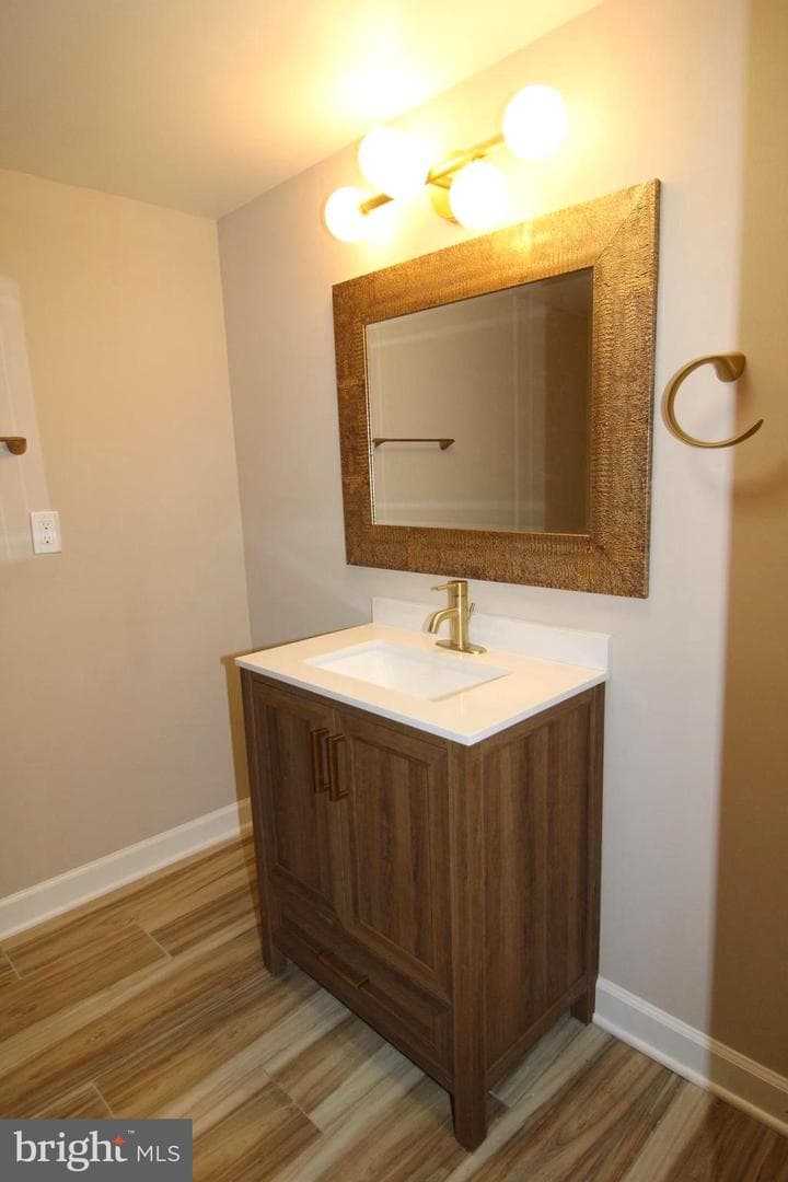 7100 Victoria Place photo 13