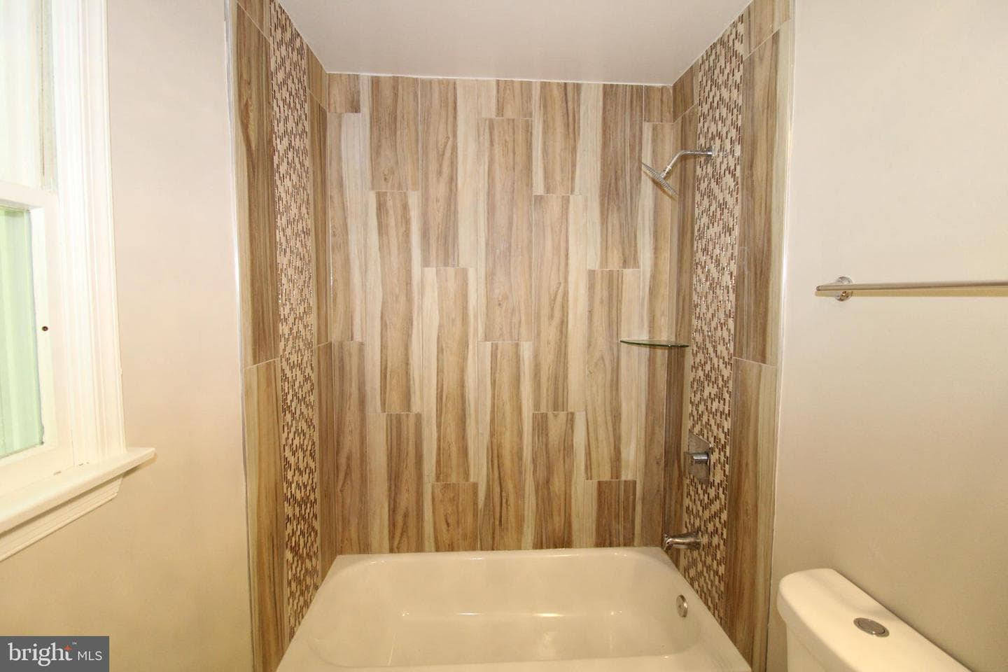 7100 Victoria Place photo 30