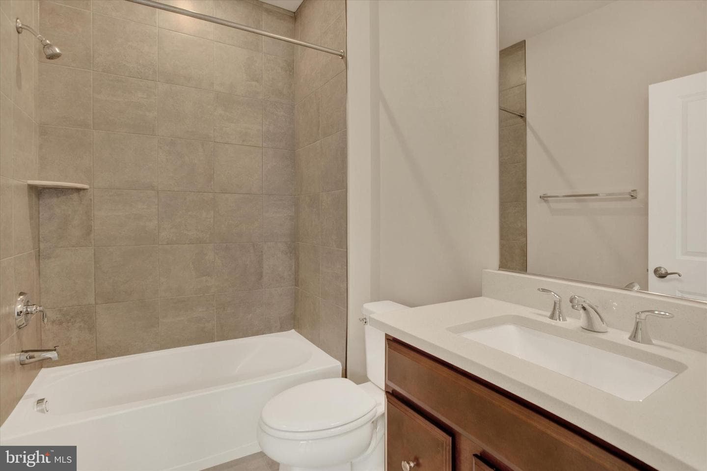 3511 Carnaby Street photo 18