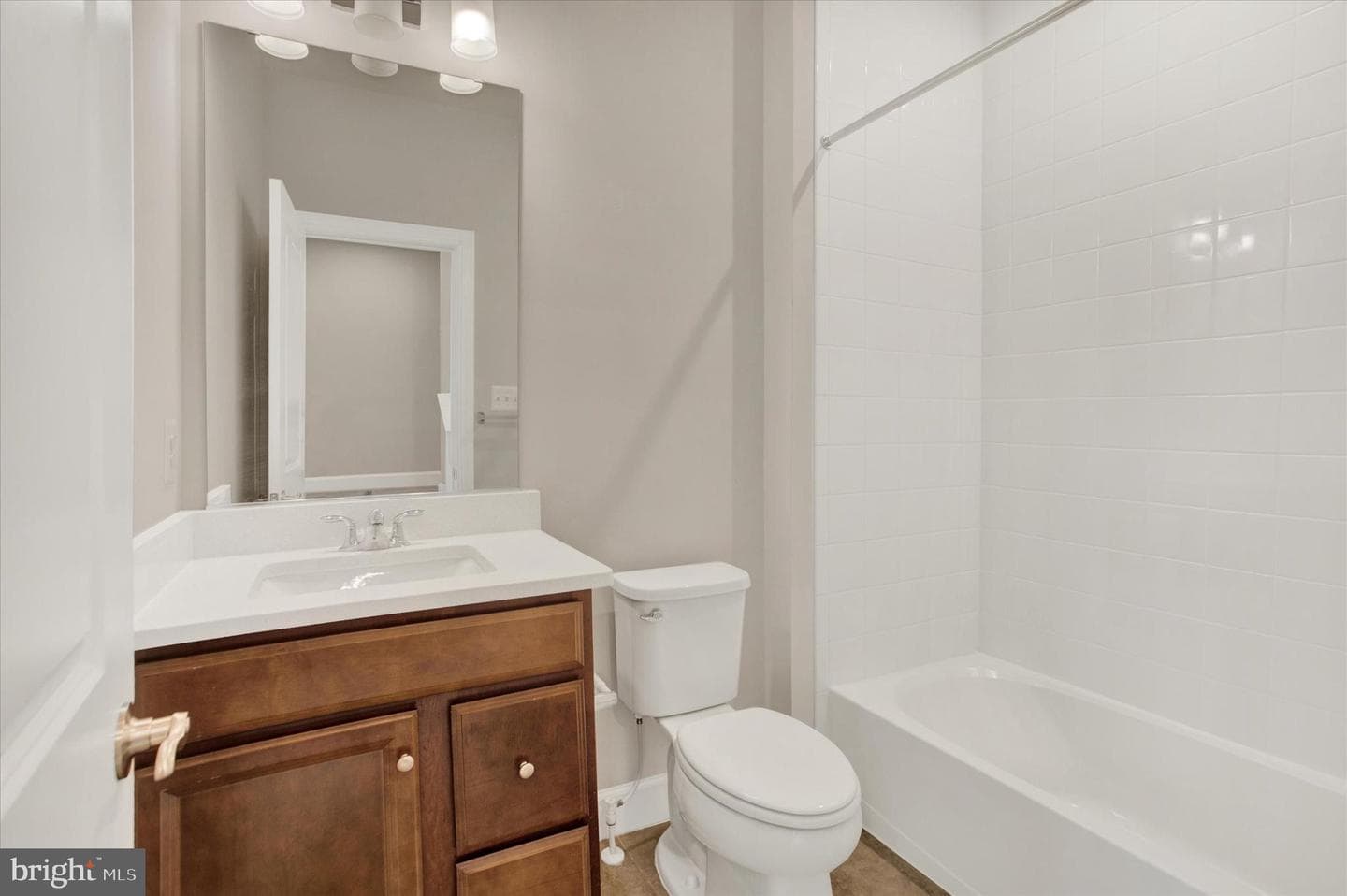 3511 Carnaby Street photo 20