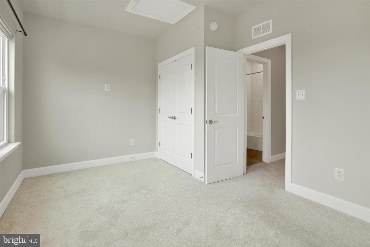 3511 Carnaby Street photo 21