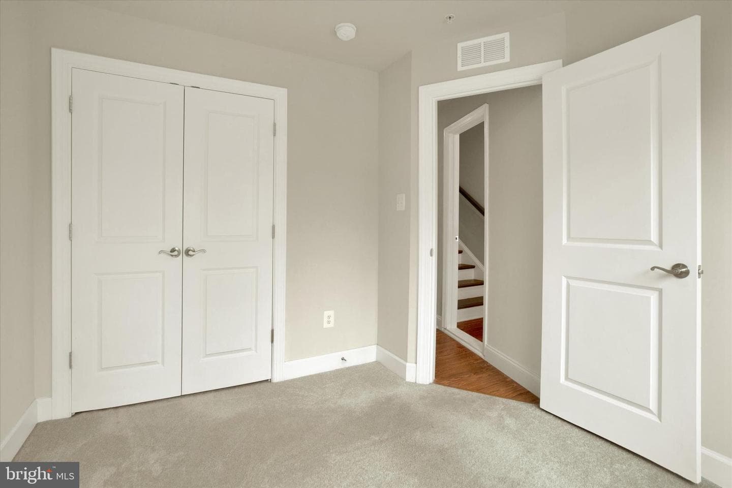 3511 Carnaby Street photo 6