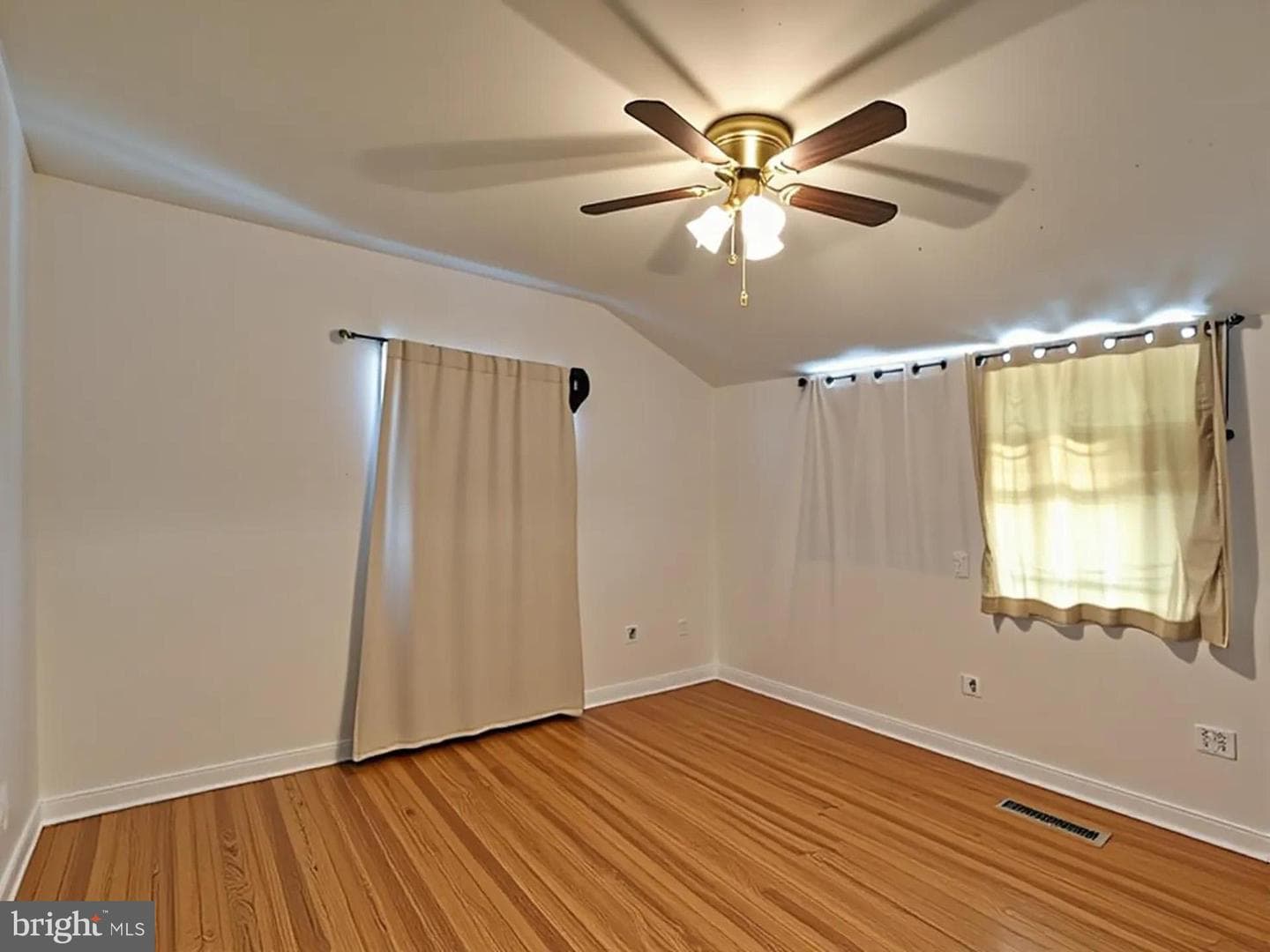 5008 37th Avenue photo 16