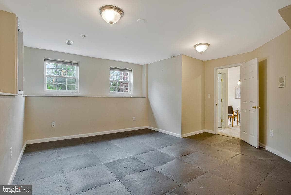 5209 Devonport Court photo 45