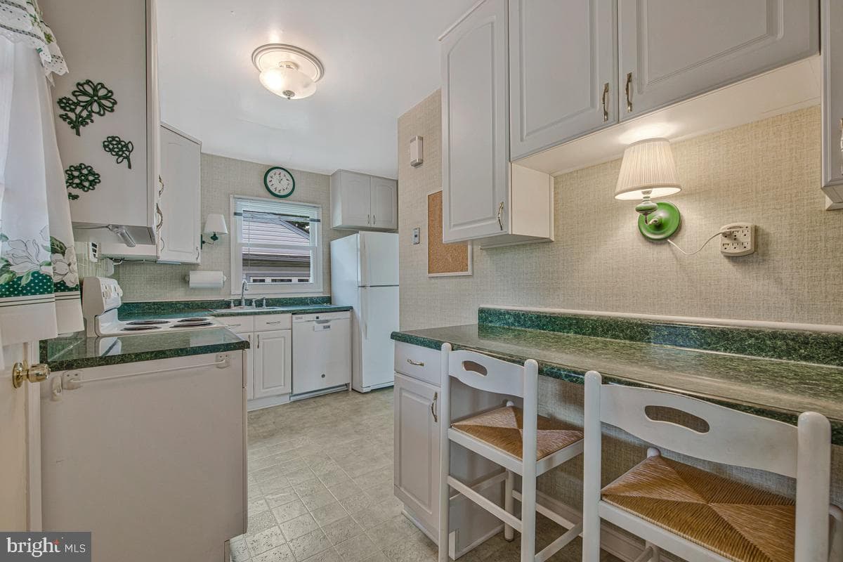 9410 Sheridan Street photo 11