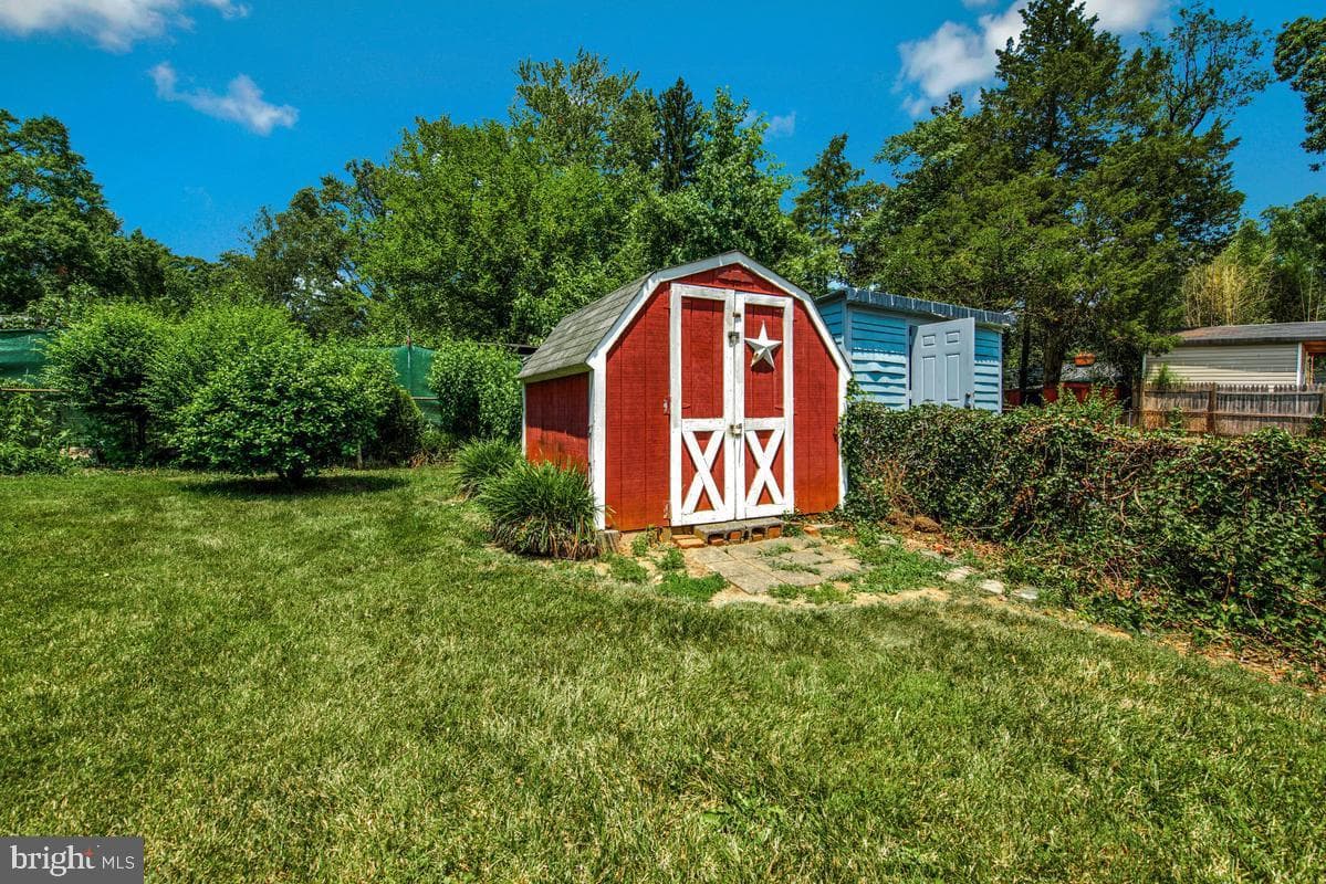 9410 Sheridan Street photo 35