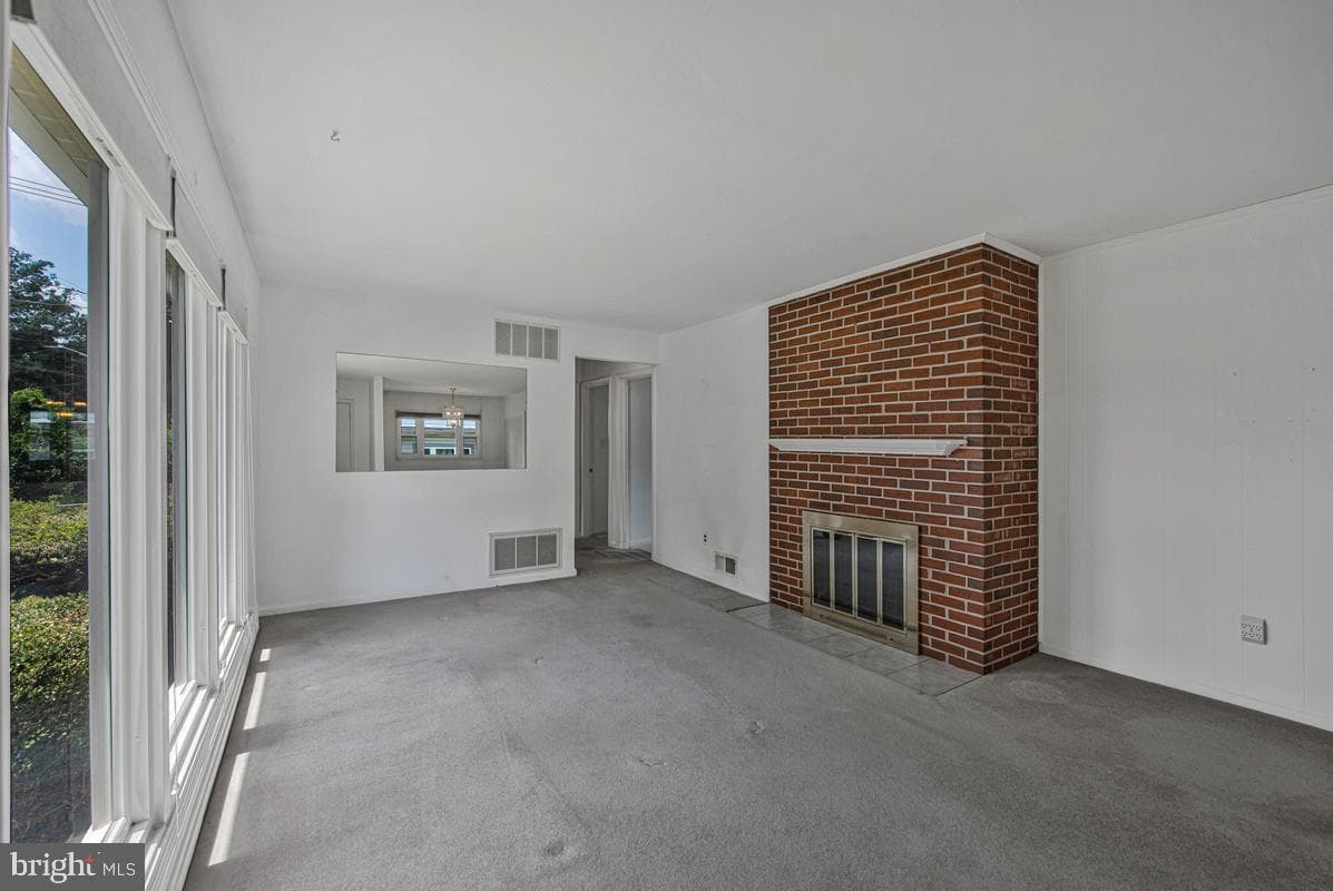 9410 Sheridan Street photo 5