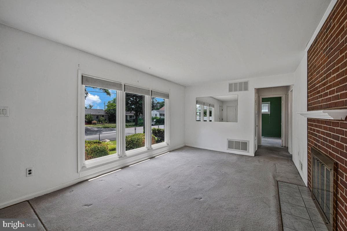 9410 Sheridan Street photo 8