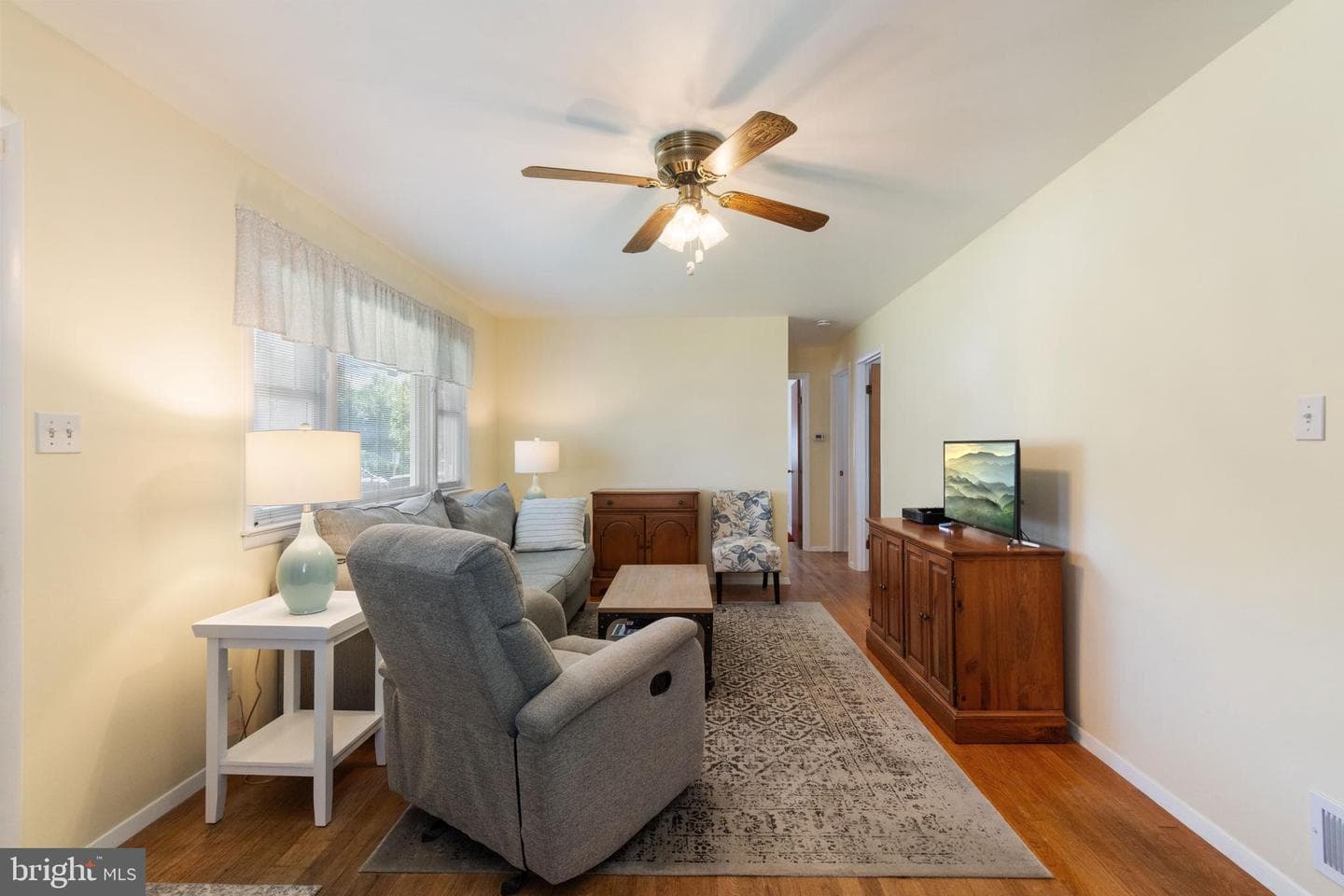 6011 Berwyn Road photo 11