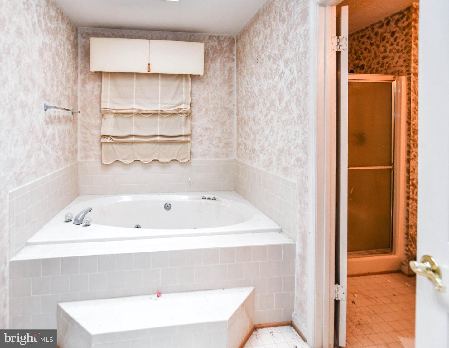 1111 Kings Heather Drive photo 42