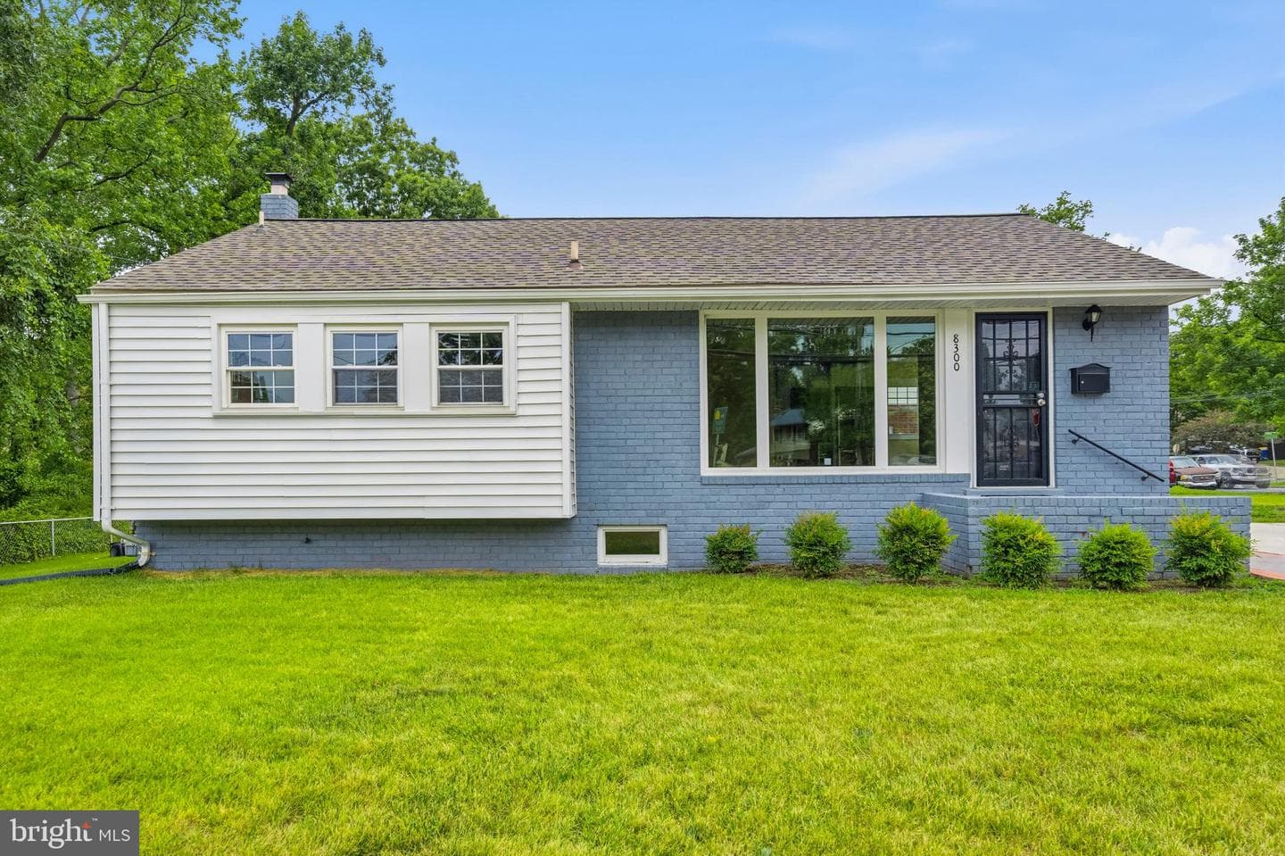 8300 Cathedral Avenue photo 3