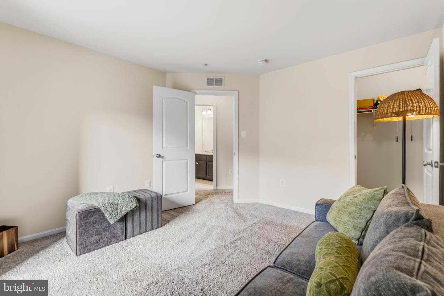 2643 Campus Way N photo 27