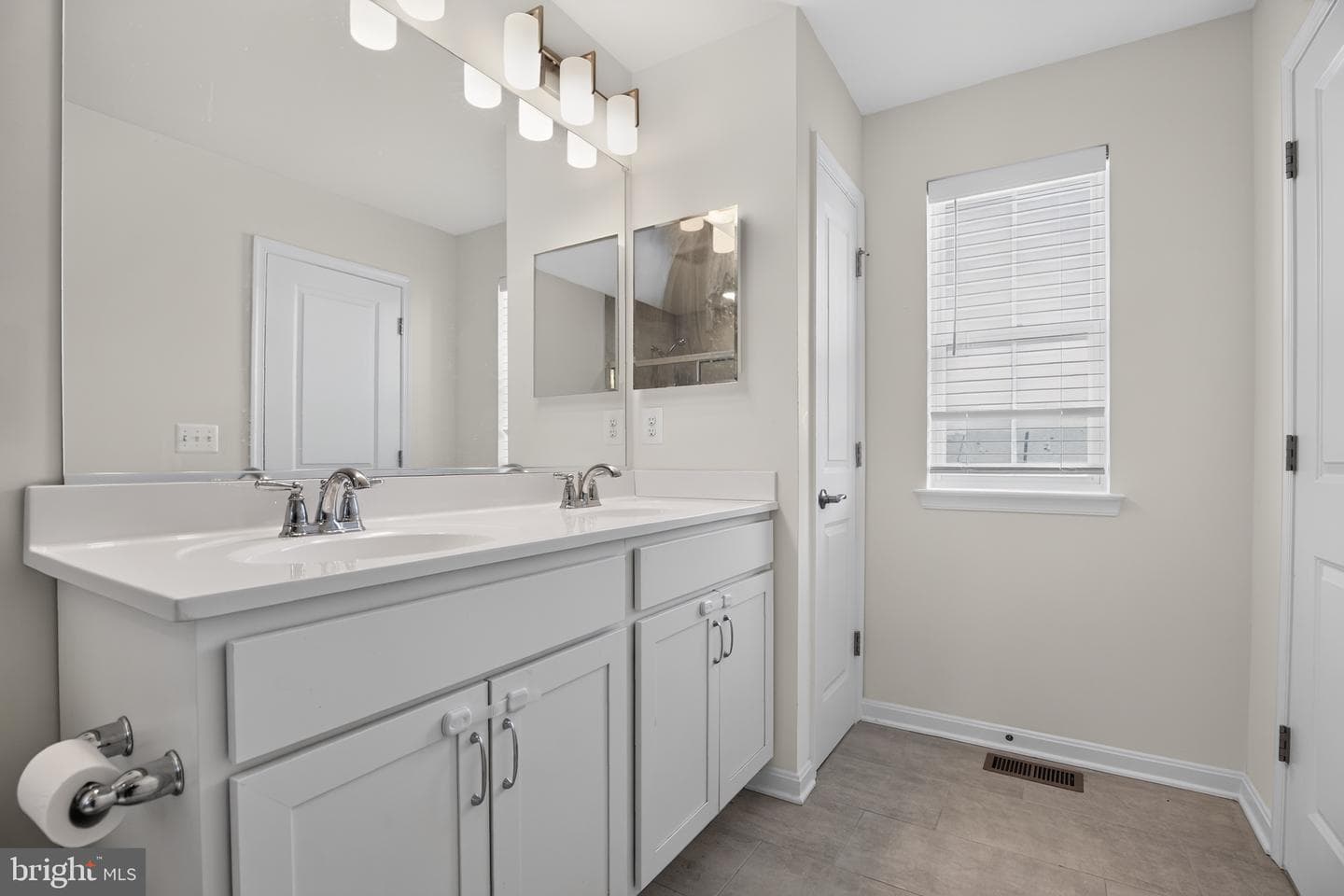 10406 Serenade Lane photo 22