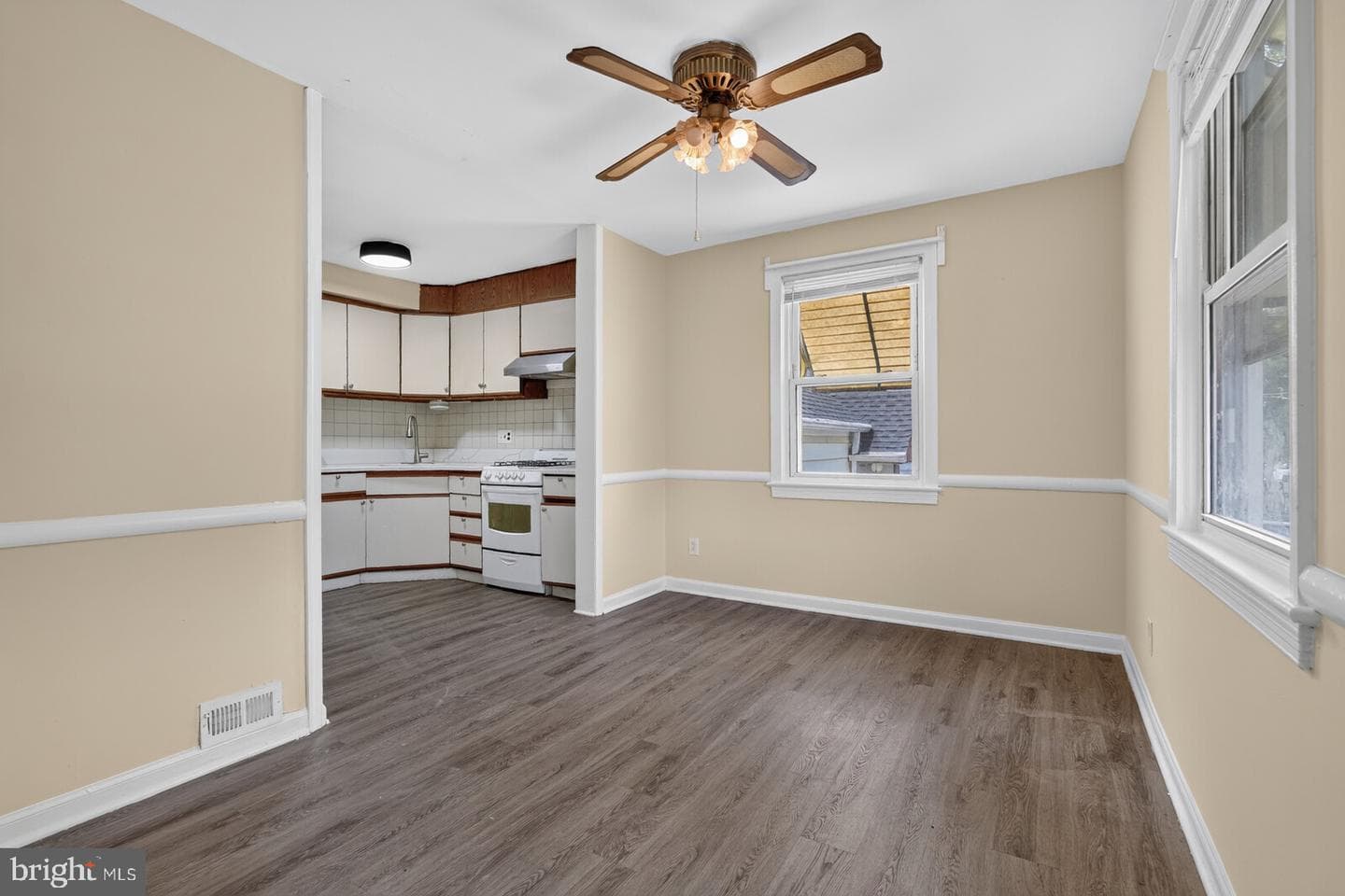 2021 Sheridan Street photo 13
