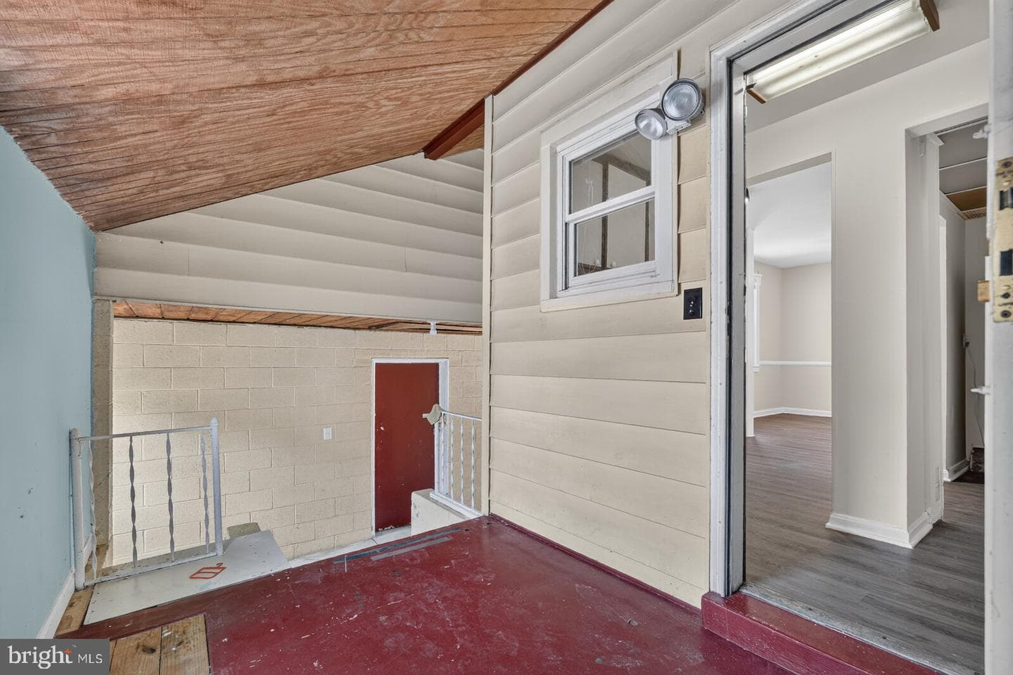 2021 Sheridan Street photo 18