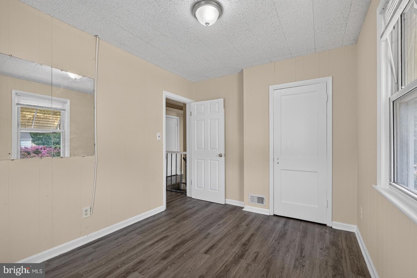 2021 Sheridan Street photo 21