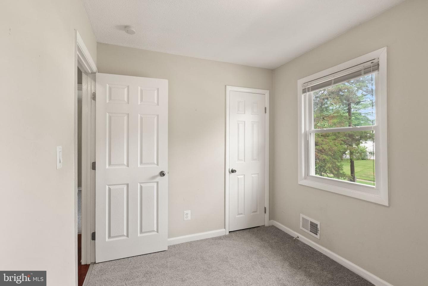 8114 Turner Street photo 28
