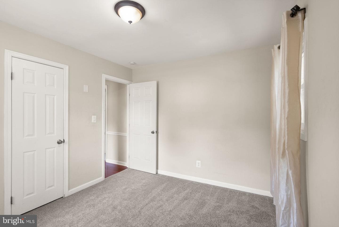 8114 Turner Street photo 32