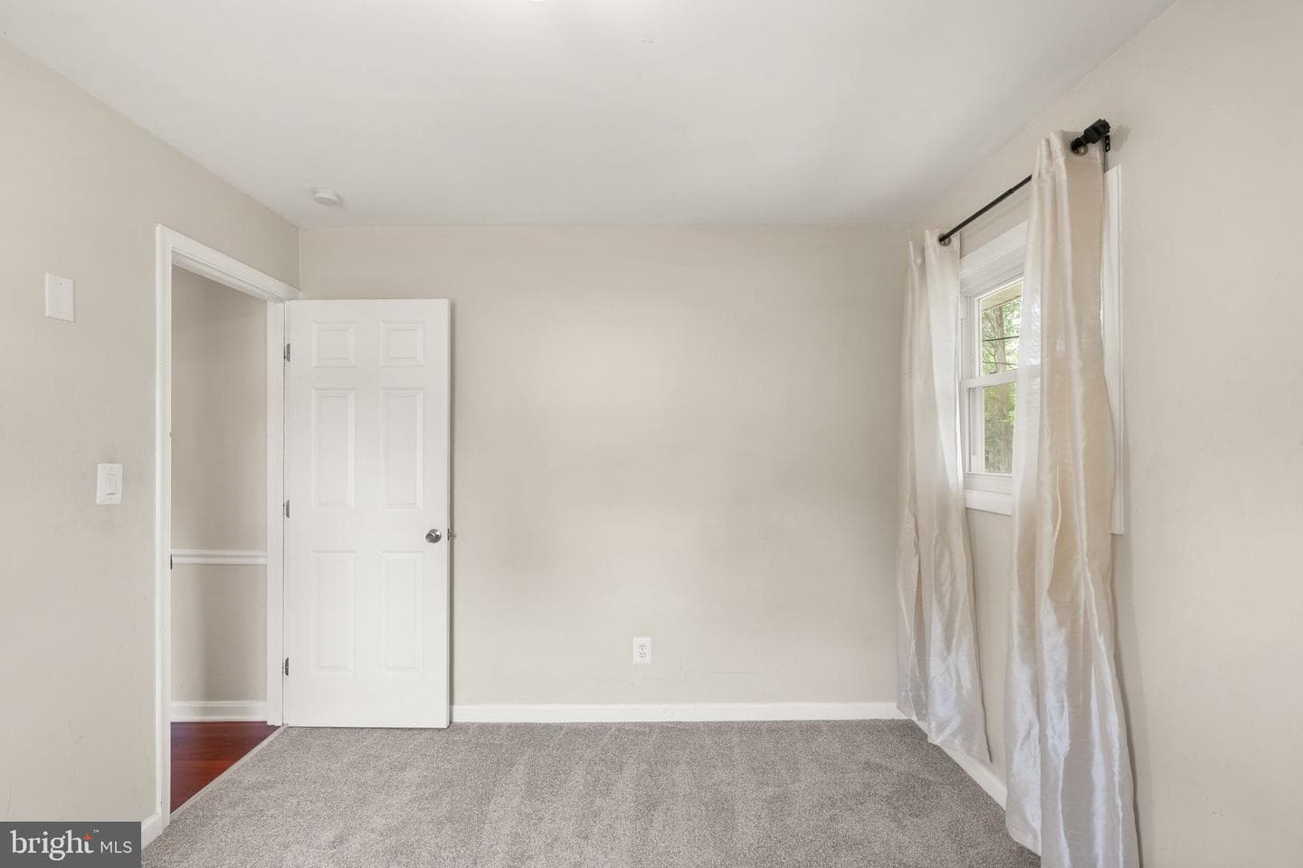 8114 Turner Street photo 33