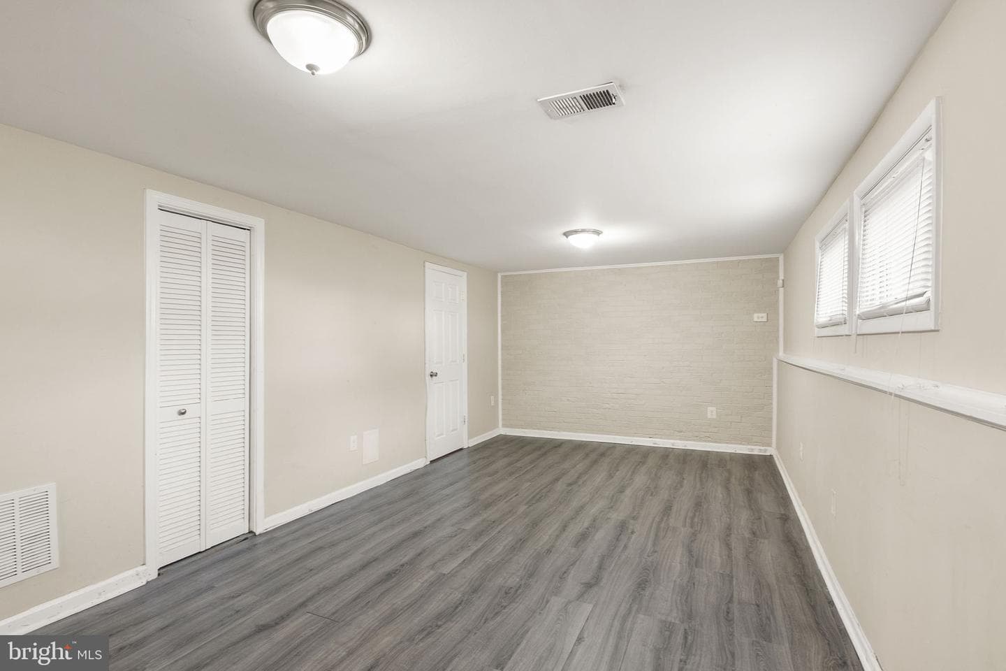 8114 Turner Street photo 34