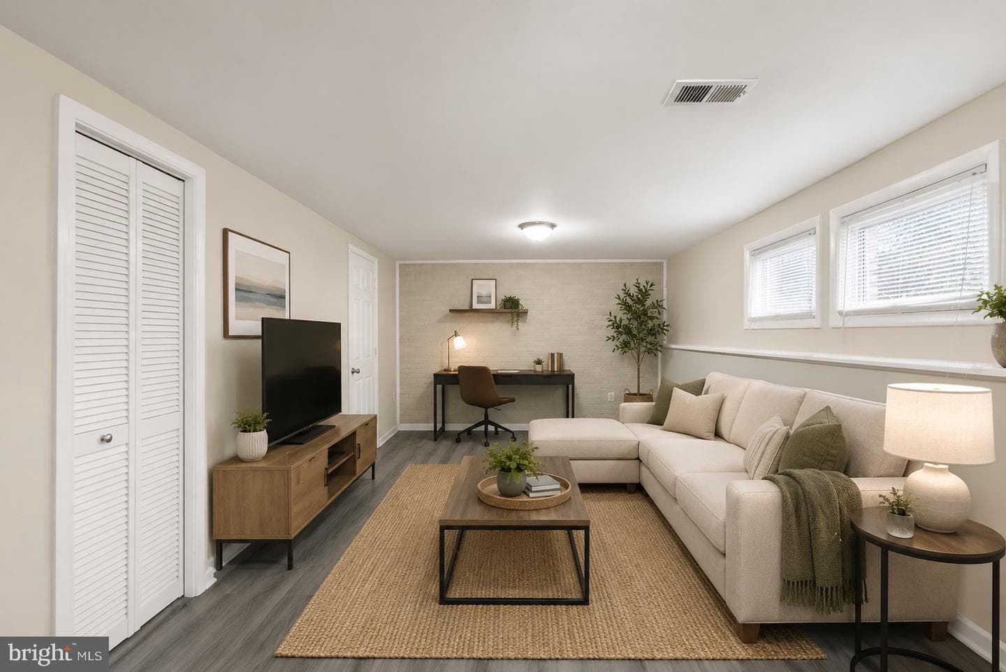 8114 Turner Street photo 35